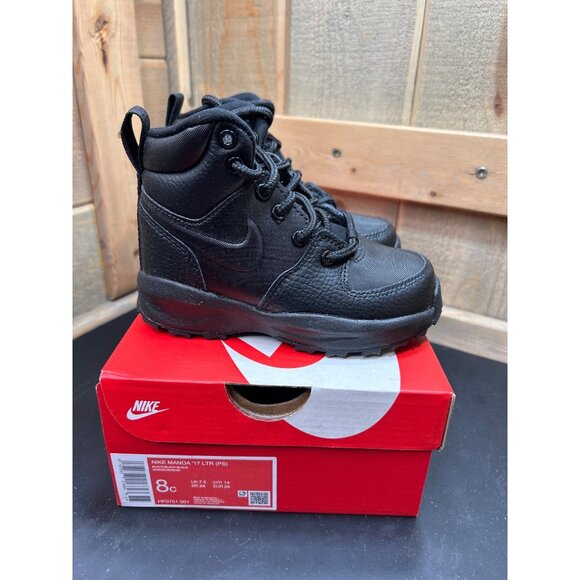 Nike Manoa 17 LTR (PS) Black Boots Size 8C - Picture 1 of 7